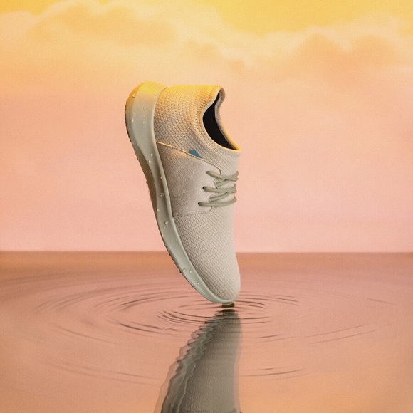 VESSI Everyday Classic Safari Green Waterproof Lightweight Sneaker Womens 11 - Picture 10 of 10